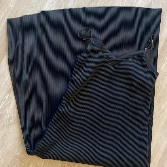 Velvet Midi Dress - Size XS - Picture 5 of 8